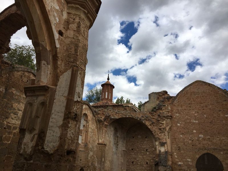 Ruinas de lo que fue el monasterio en el Monasterio de Piedra