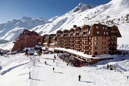 Esquiar en Astún, una de las mejores experiencias de invierno en Aragón